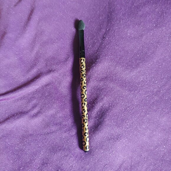 Leopard Makeup Brushes - Picture 7 of 7